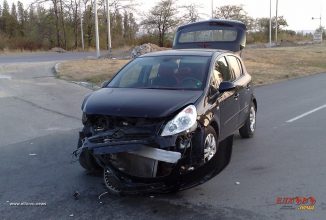 corsa_crash